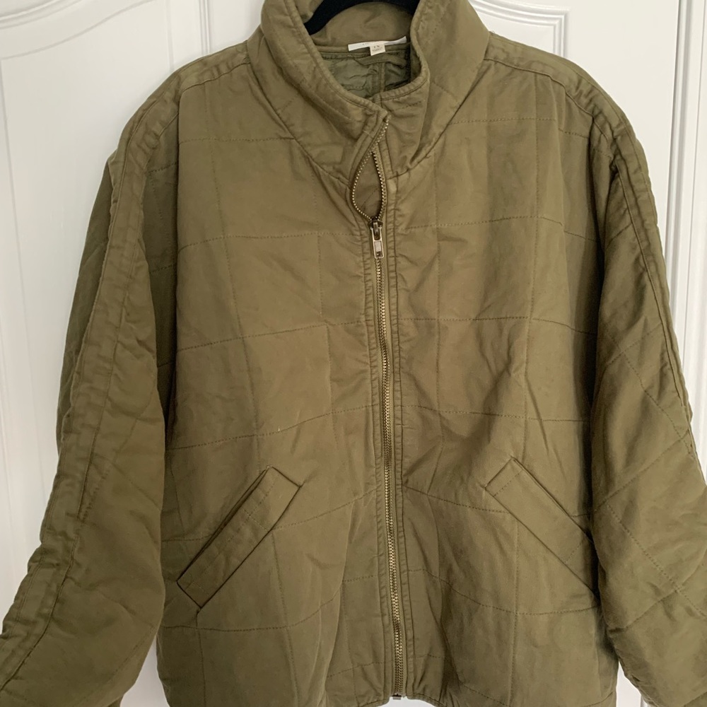 Army green quilted jacket with pockets. Sugarfox brand. Brand new